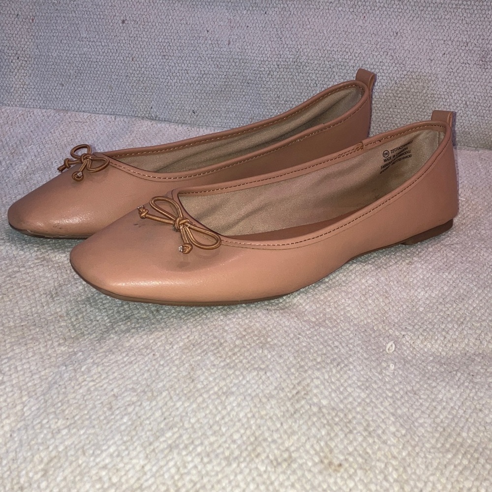 Time and Tru 9 wide fit Women's dusty rose /Nude Ballet Flats with Bow